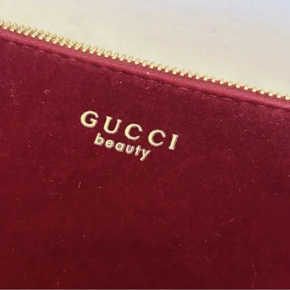 Gucci Beauty Velvet Burgundy Travel Clutch Pouch New In Package GWP - Picture 4 of 10